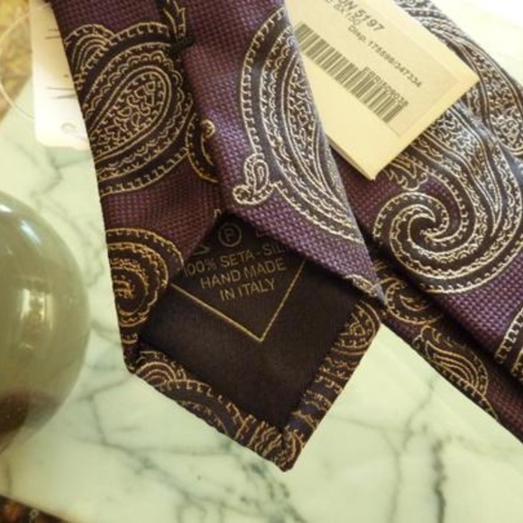 Brioni Purple Hand-made Italian Silk Neck Tie - Picture 5 of 6